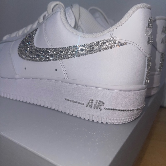 UNISEX~ "CRYSTALIZED" (Nike Air Force 1) White Sneaker- Authentic Crystals - Picture 6 of 7